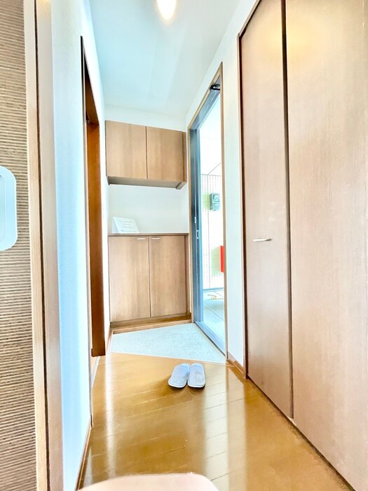 物件内観写真10　(玄関)