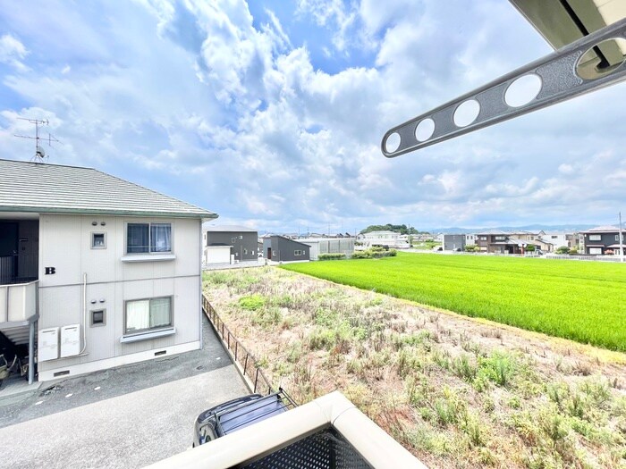 物件内観写真11　(室内からの展望)