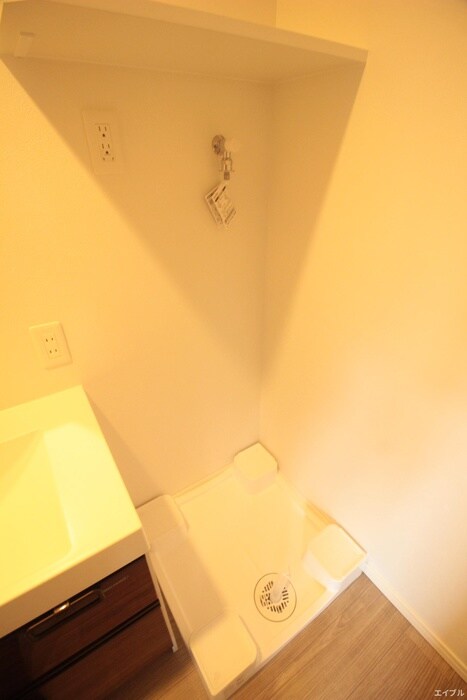 物件内観写真16　(洗濯機置場)