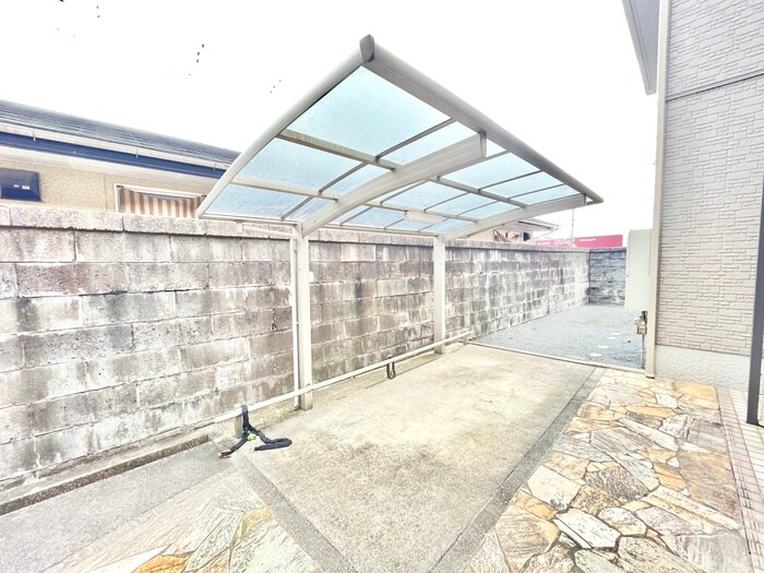 物件外観写真3　(駐輪場)