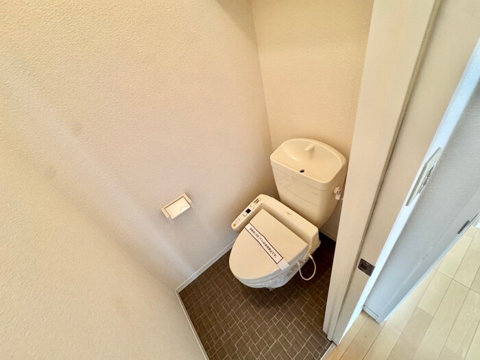 物件内観写真8　(トイレ)