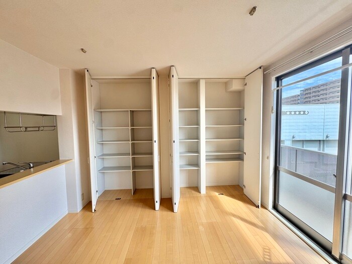 物件内観写真11　(収納)