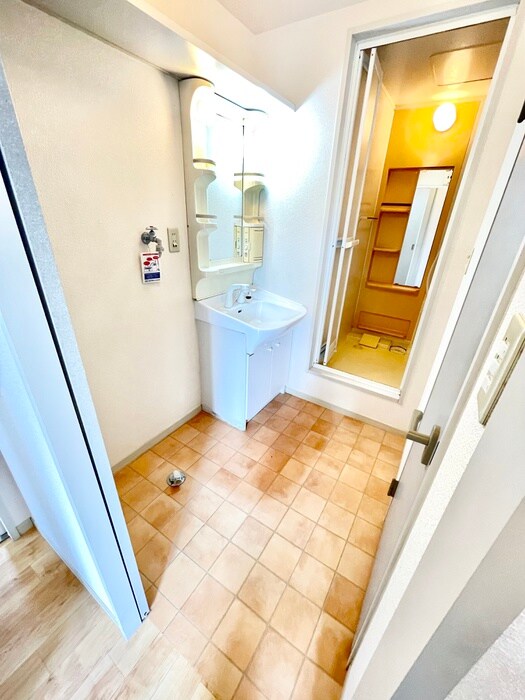 物件内観写真10　(洗濯機置場)