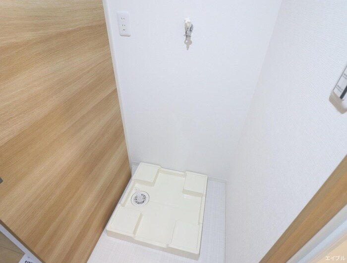 物件内観写真13　(洗濯機置場)