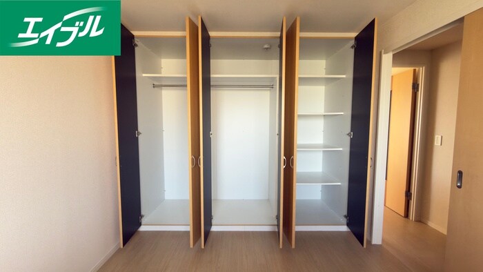 物件内観写真12　(収納)