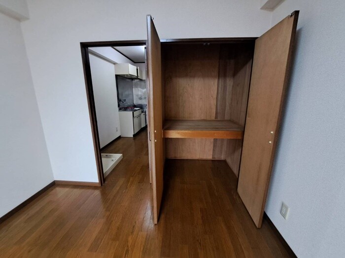 物件内観写真12　(収納)