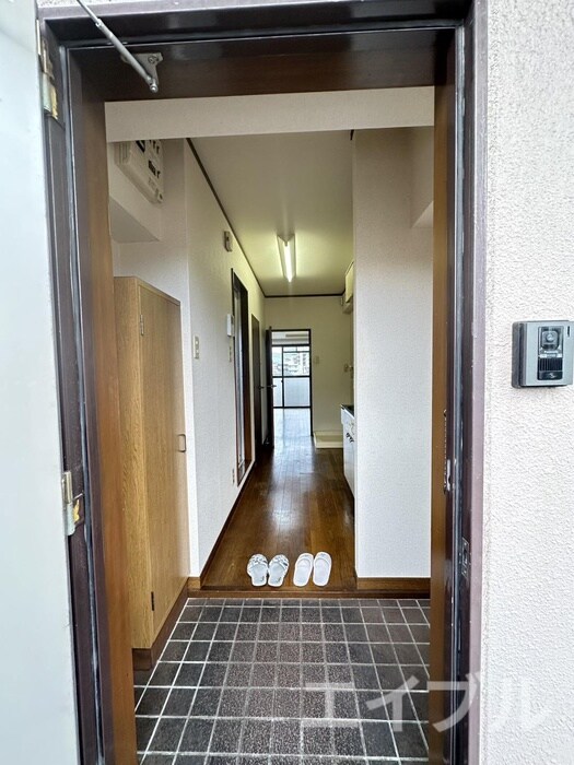 物件内観写真12　(玄関)