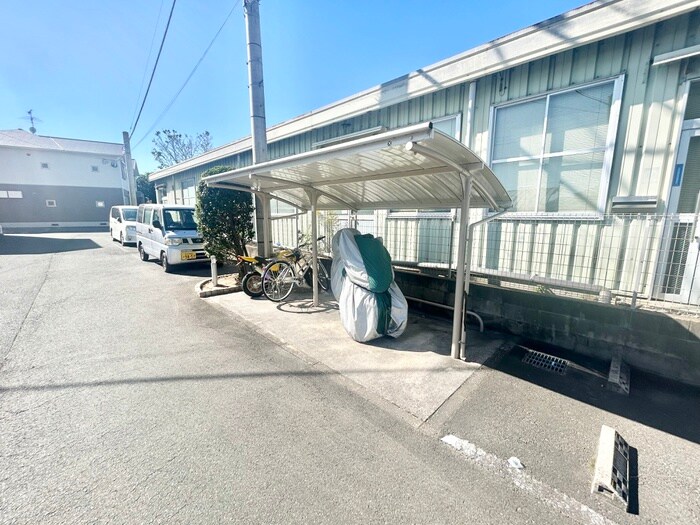 物件外観写真3　(駐輪場)