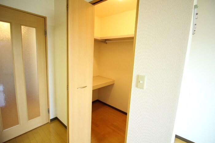 物件内観写真11　(収納)