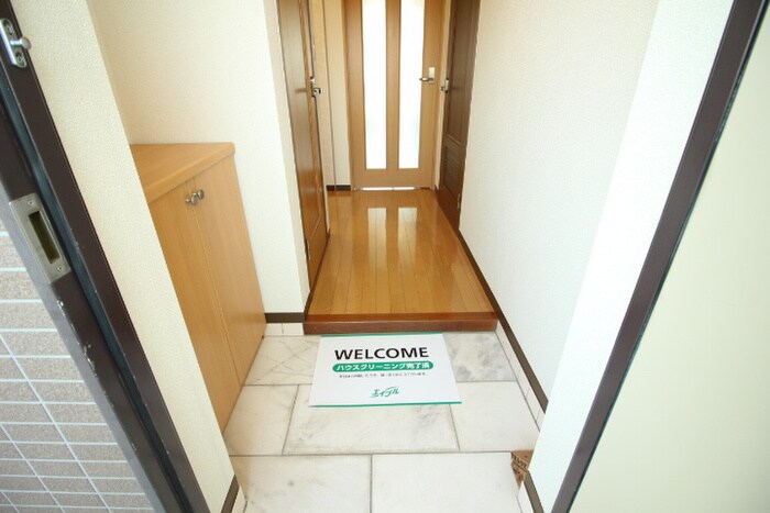 物件内観写真14　(玄関)