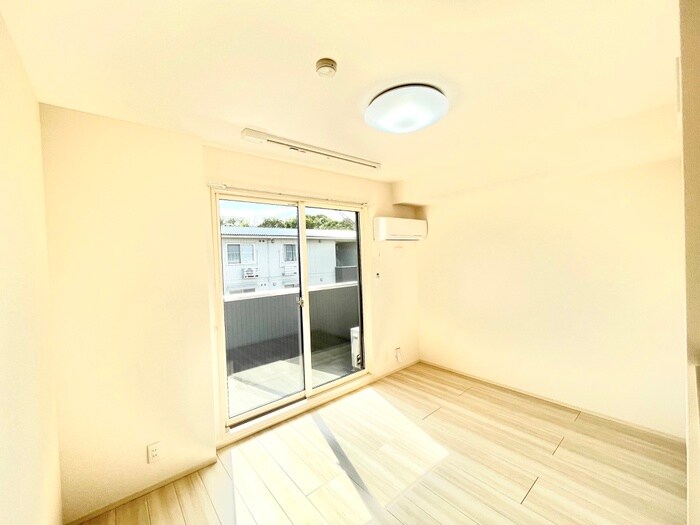 物件内観写真4　(居室)