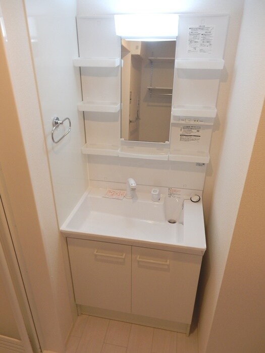 物件内観写真8　(洗面)