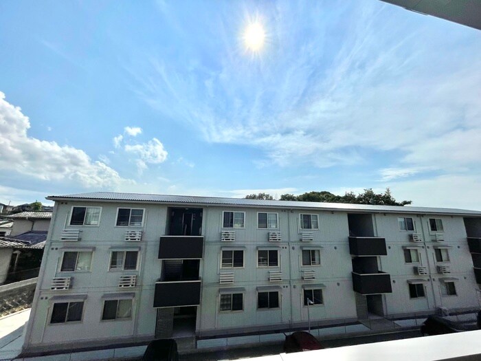 物件内観写真11　(室内からの展望)