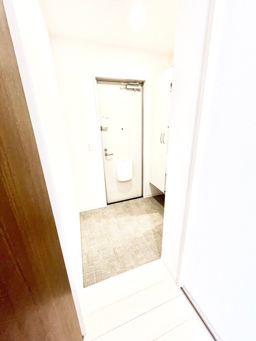 物件内観写真12　(玄関)