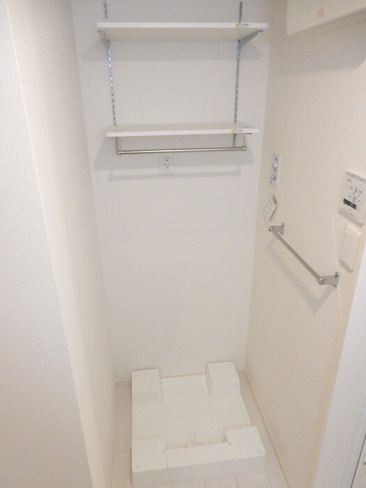 物件内観写真13　(洗濯機置場)