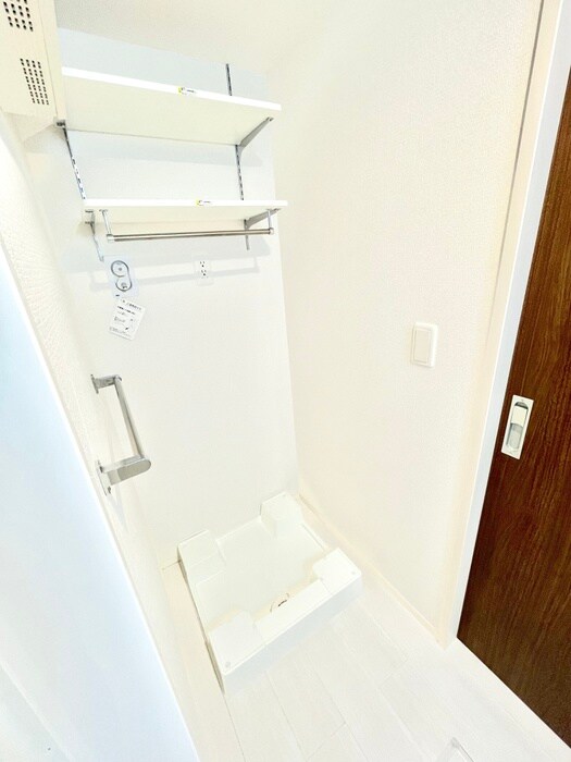 物件内観写真13　(洗濯機置場)