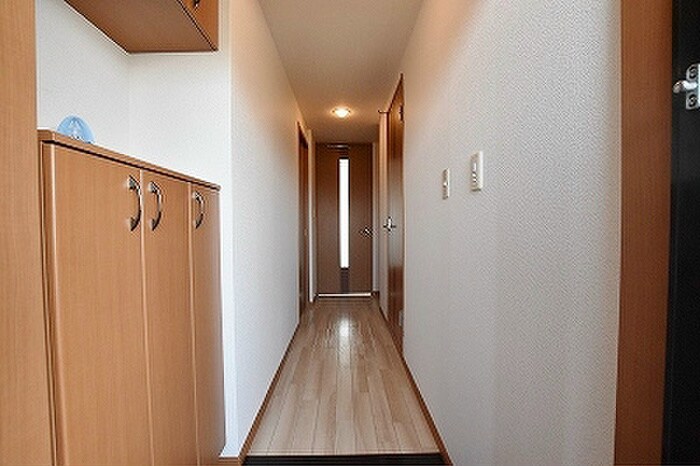 物件内観写真7　(玄関)