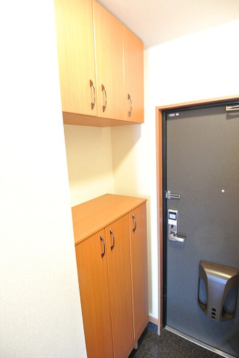 物件内観写真8　(靴箱)