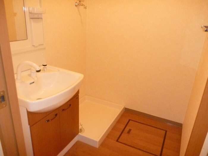 物件内観写真15　(洗濯機置場)