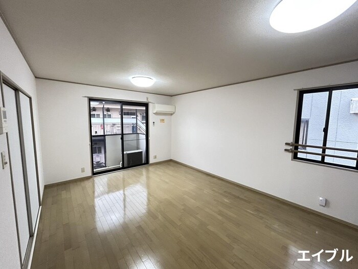 物件内観写真2　(居室)