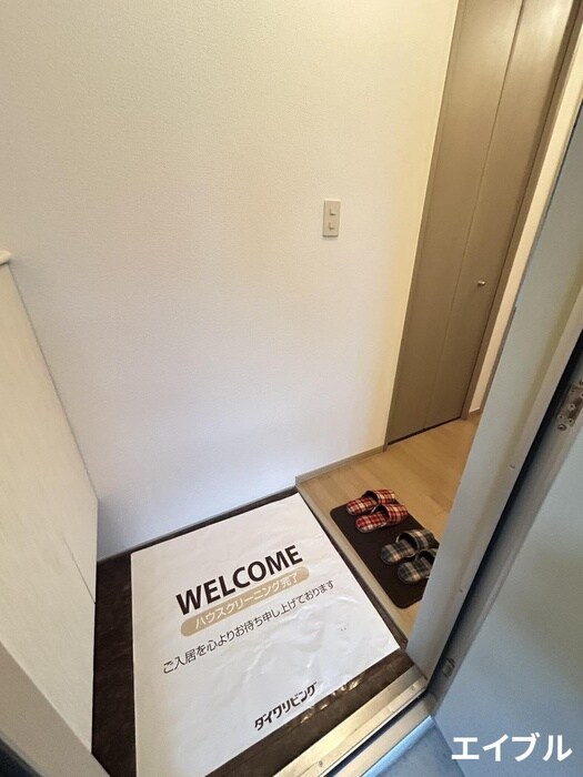 物件内観写真16　(玄関)