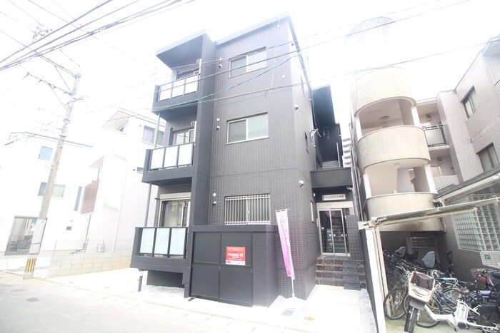 物件外観写真1　(エントランス部分)