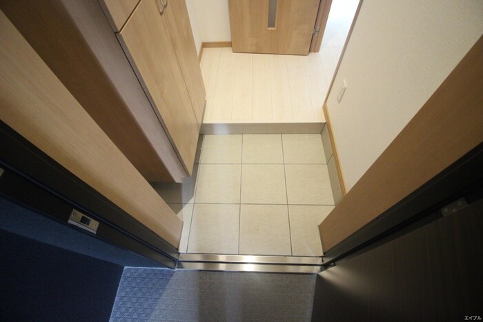 物件内観写真15　(玄関)