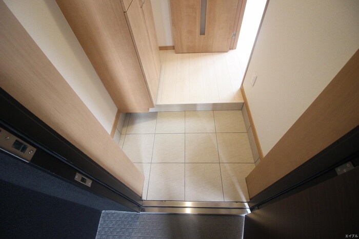 物件内観写真15　(玄関)