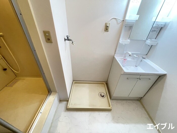 物件内観写真12　(洗濯機置場)