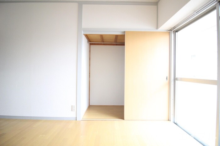 物件内観写真12　(収納)