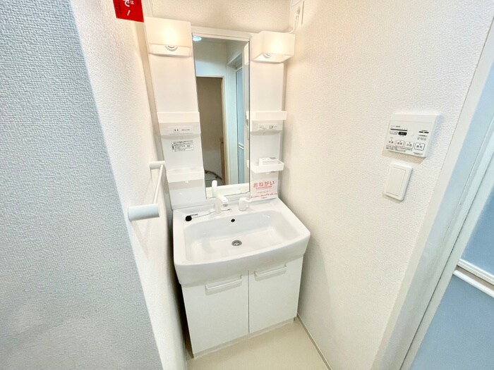 物件内観写真8　(洗面)