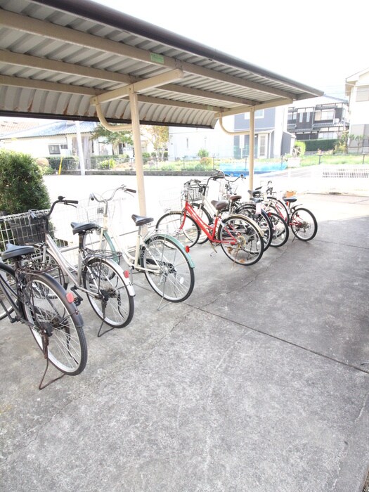 物件外観写真3　(駐輪場)