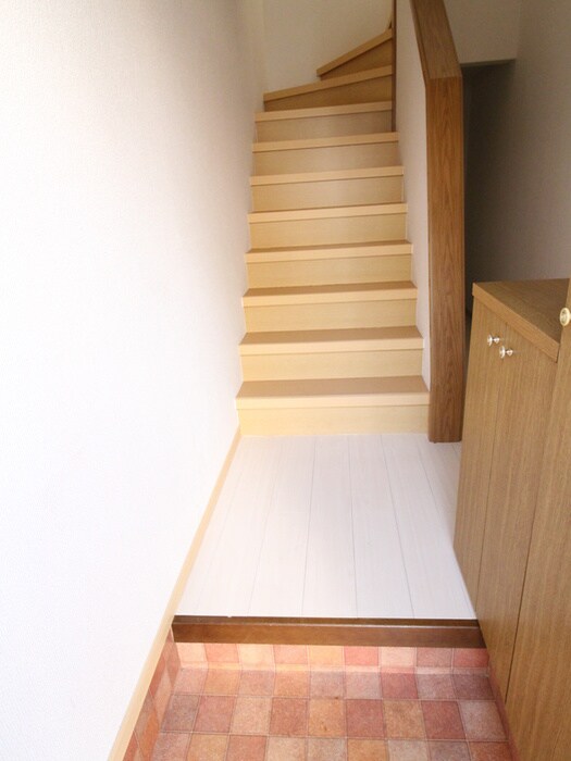 物件内観写真18　(玄関)