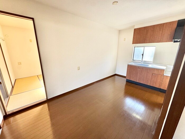 物件内観写真3　(居室)