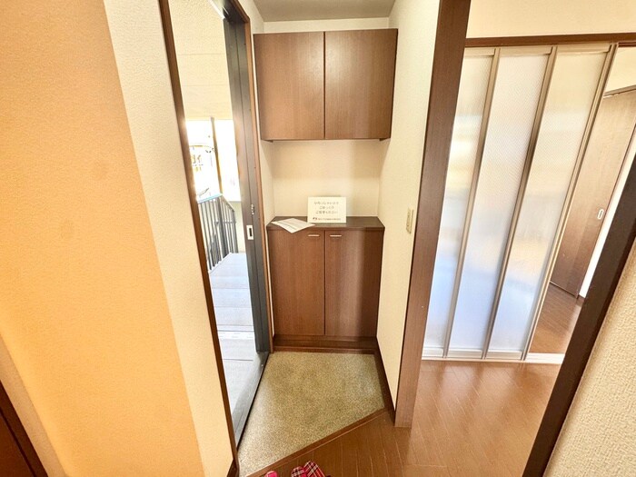 物件内観写真10　(玄関)