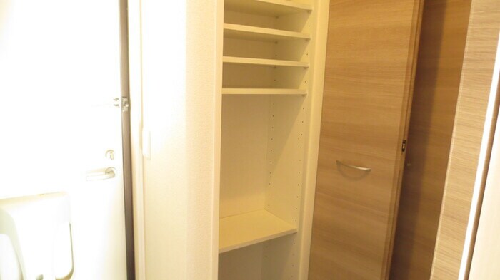 物件内観写真9　(靴箱)