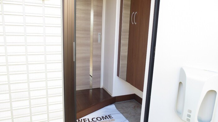 物件内観写真11　(玄関)