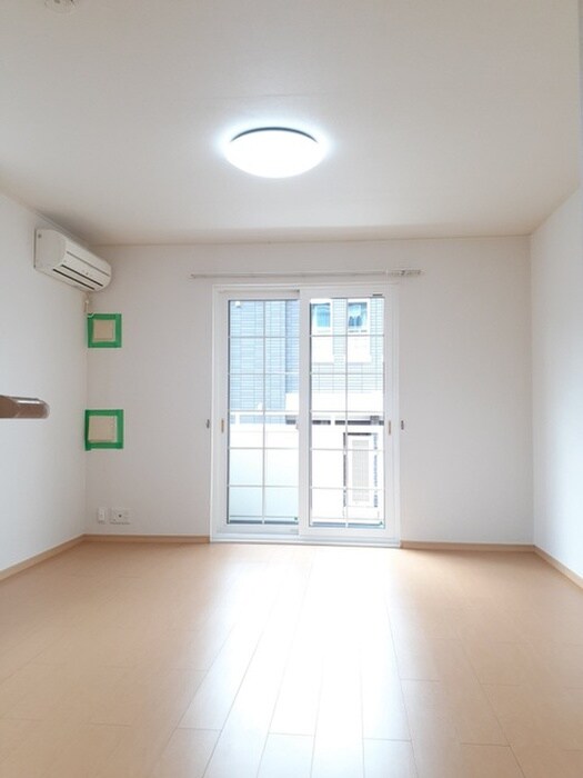 物件内観写真3　(居室)