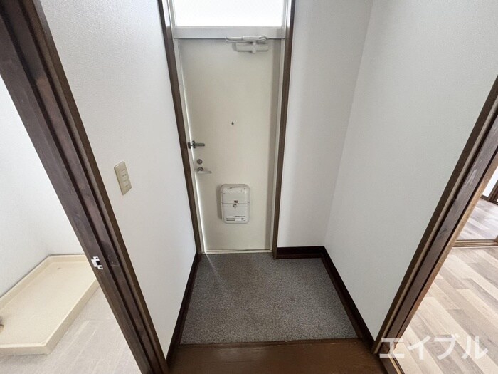 物件内観写真12　(玄関)