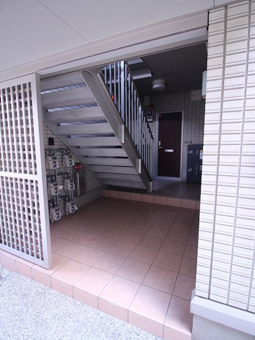 物件外観写真5　(エントランス部分)