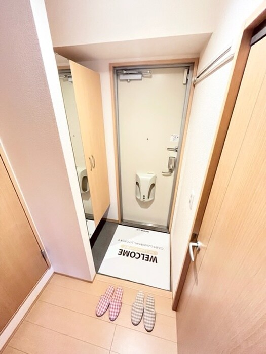 物件内観写真14　(玄関)