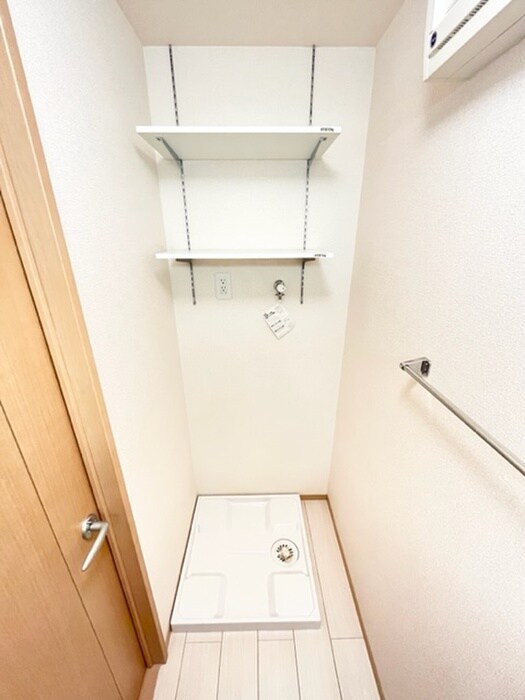 物件内観写真17　(洗濯機置場)