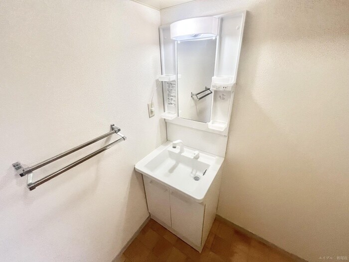 物件内観写真8　(洗面)