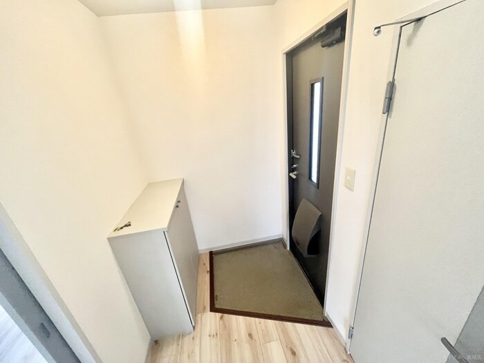 物件内観写真9　(玄関)