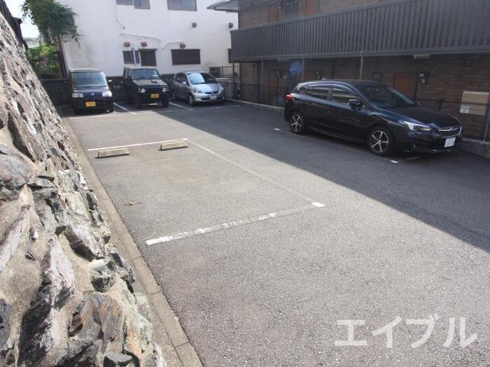 物件外観写真2　(駐車場)