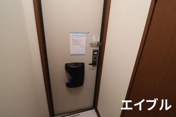 物件内観写真12　(玄関)