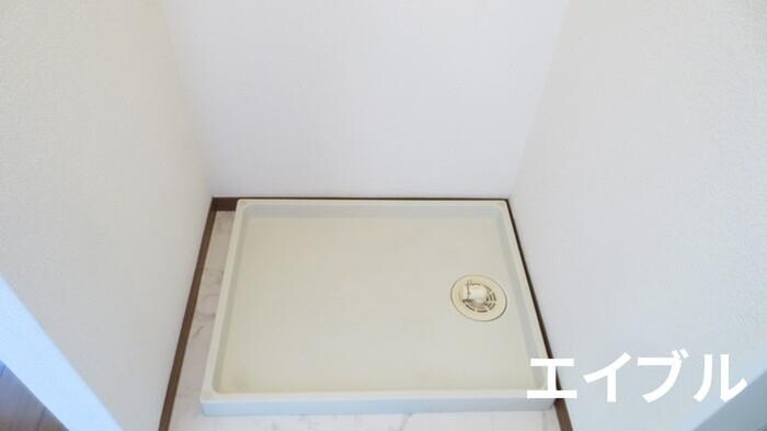 物件内観写真16　(洗濯機置場)