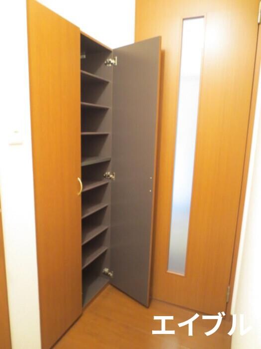 物件内観写真18　(靴箱)