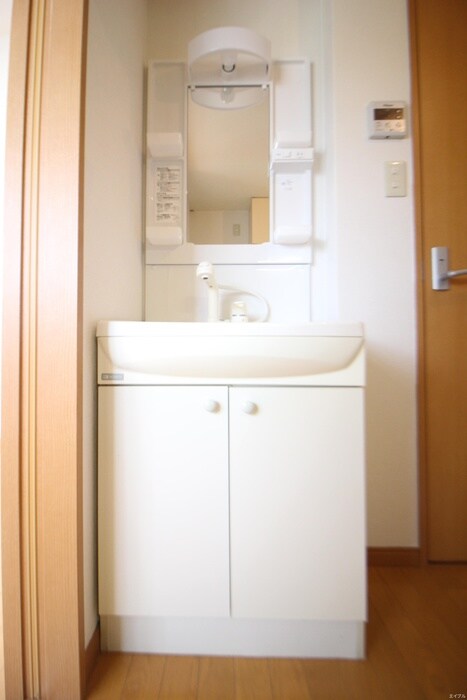 物件内観写真12　(洗面)