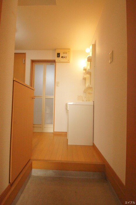 物件内観写真17　(玄関)